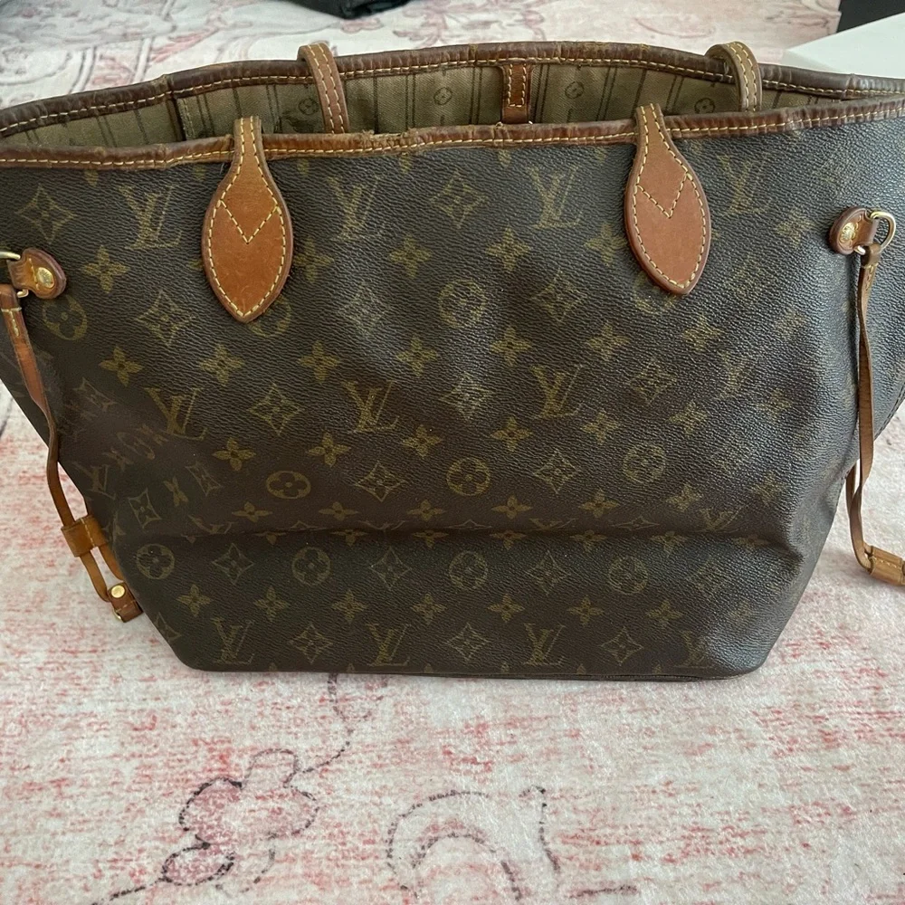 Louis Vuitton Neverfull MM - Picture 3 of 7